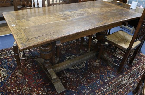 An oak refectory table 152 x 81cm.